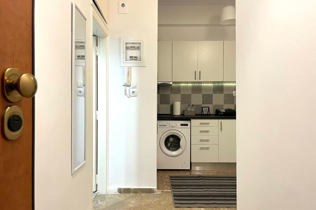 אתונה Pame Rentals - Ideal For 2 In Pagrati מראה חיצוני תמונה
